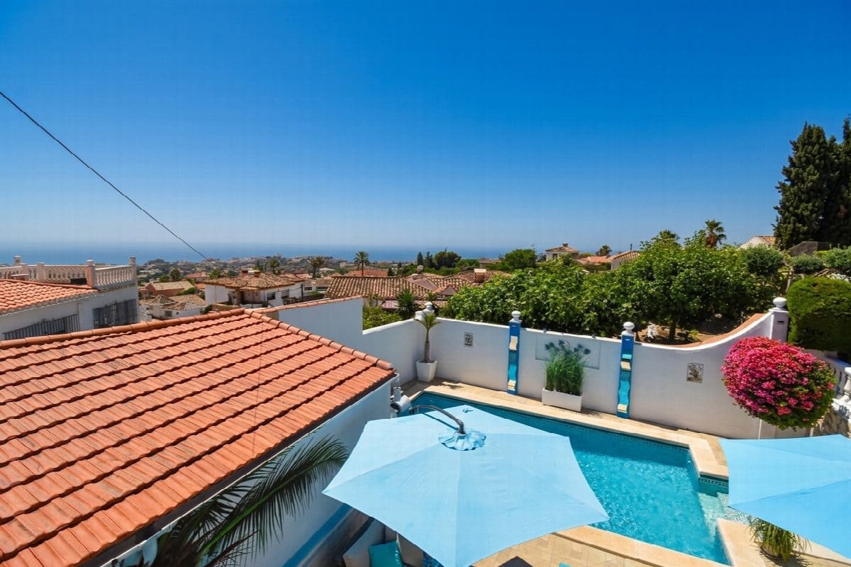 4 bedroom Villa for sale in Benalmadena with pool garage - € 1,100,000 (Ref: 9884448)