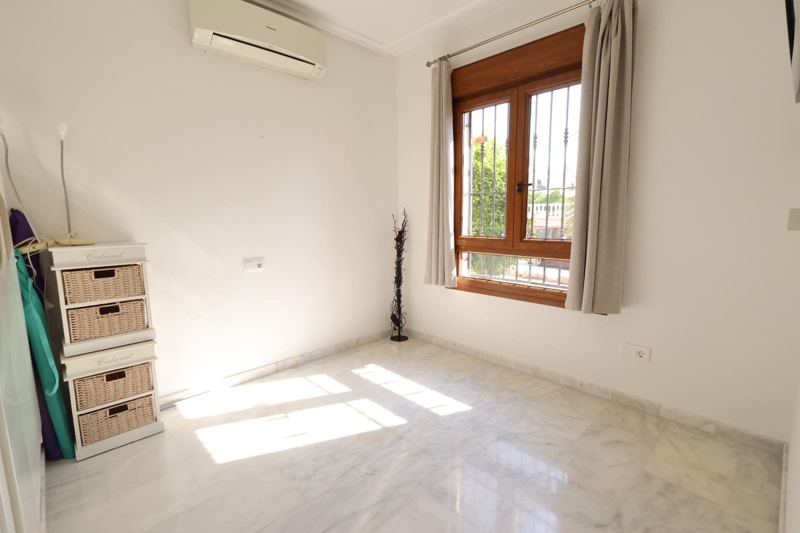 2 soveværelse Lejlighed til salg i Orihuela Costa med swimmingpool garage - € 195.000 (Ref: 9887978)