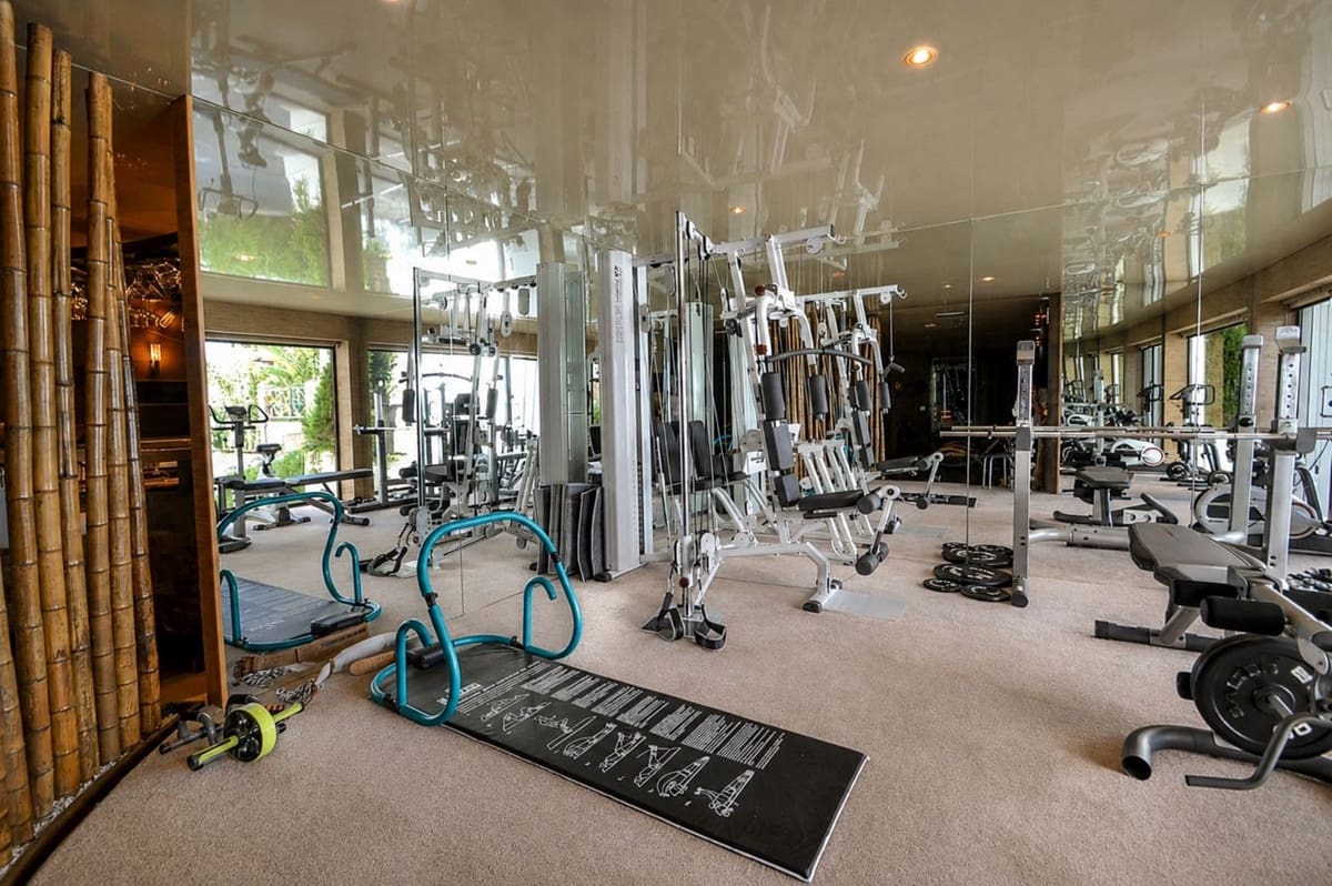 5 soveværelse Villa til salg i Marbella med swimmingpool - € 2.950.000 (Ref: 9890035)