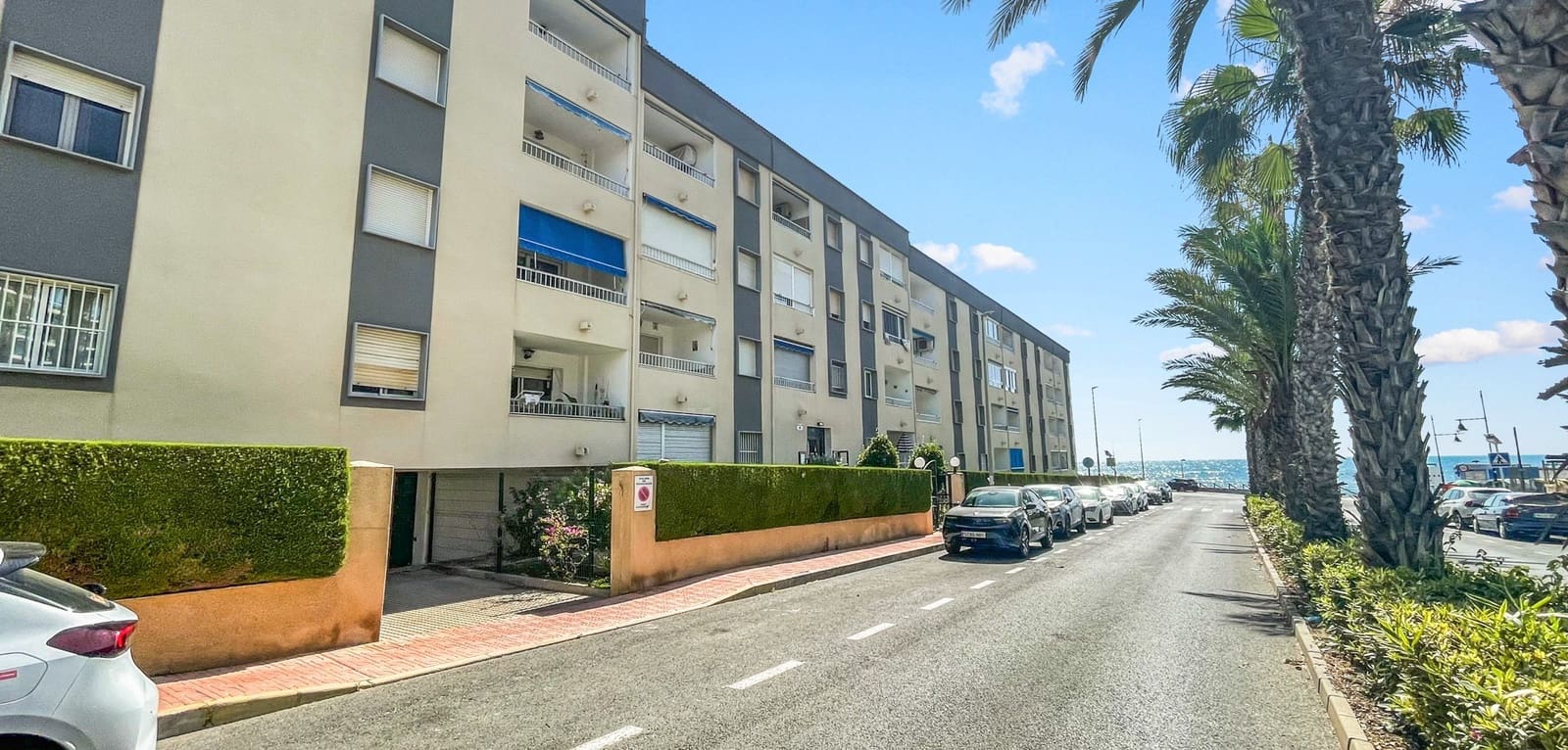 Apartamento de 2 habitaciones en Orihuela Costa en venta con piscina garaje - 175.000 € (Ref: 9890040)