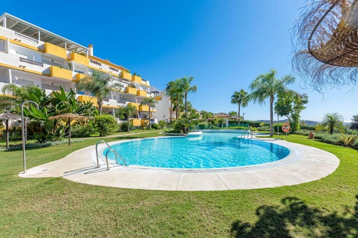 2 soverom Leilighet til salgs i Mijas med svømmebasseng garasje - € 349 000 (Ref: 9892892)