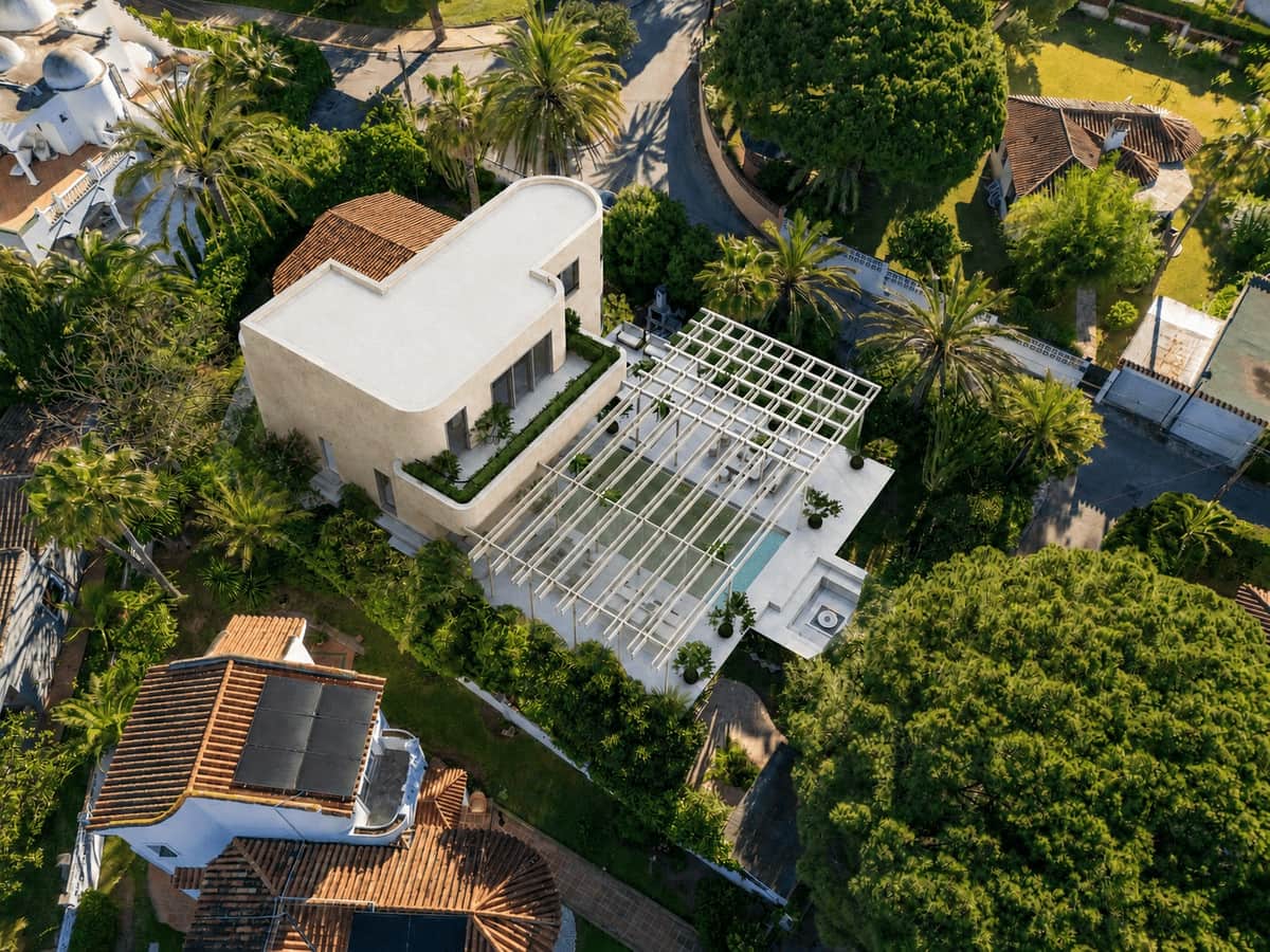 4 soveværelse Villa til salg i Marbesa med swimmingpool - € 3.495.000 (Ref: 9892897)