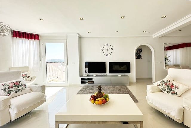 4 soveværelse Villa til salg i San Miguel de Salinas med swimmingpool - € 335.000 (Ref: 9892902)