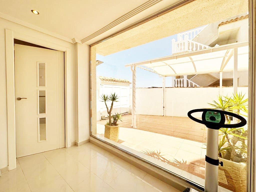 4 soveværelse Villa til salg i San Miguel de Salinas med swimmingpool - € 335.000 (Ref: 9892902)