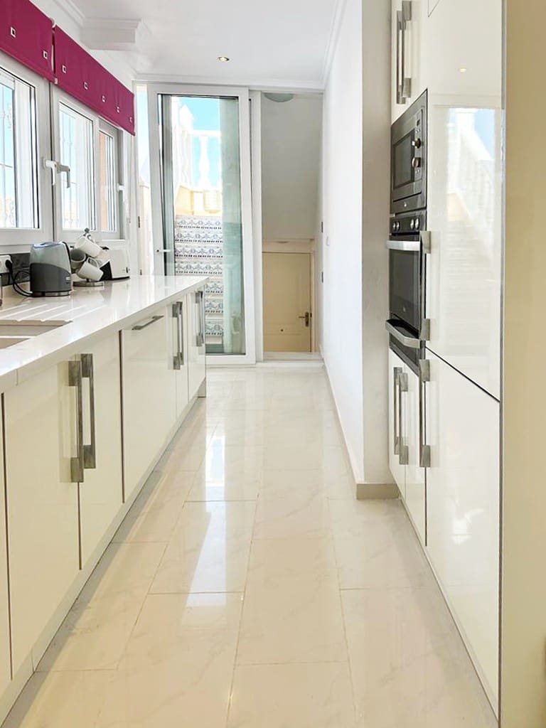 4 soveværelse Villa til salg i San Miguel de Salinas med swimmingpool - € 335.000 (Ref: 9892902)