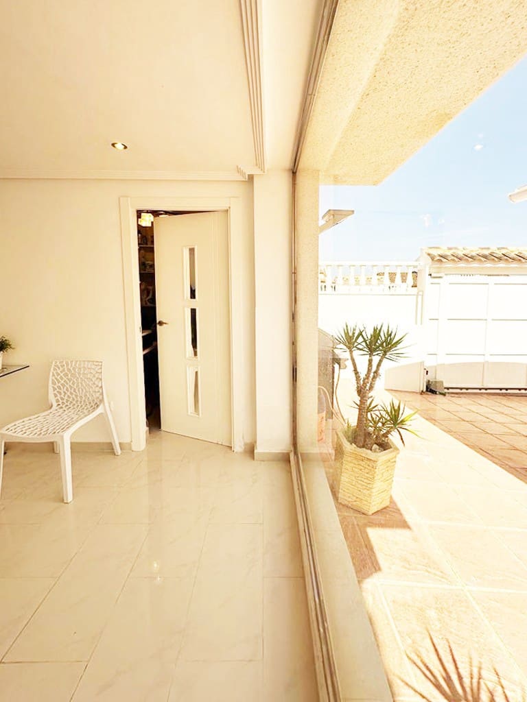 4 soveværelse Villa til salg i San Miguel de Salinas med swimmingpool - € 335.000 (Ref: 9892902)