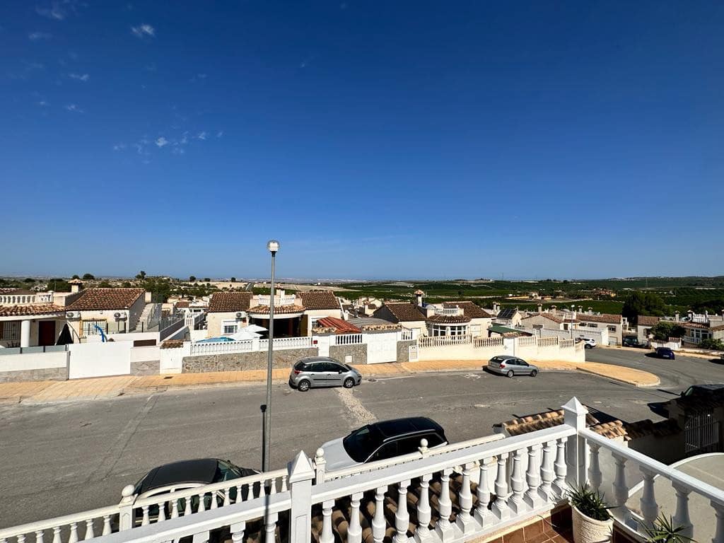 4 soveværelse Villa til salg i San Miguel de Salinas med swimmingpool - € 335.000 (Ref: 9892902)