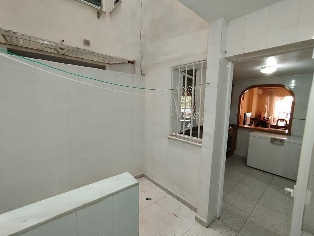 3 soveværelse Lejlighed til salg i Torrevieja med swimmingpool garage - € 240.000 (Ref: 9892904)