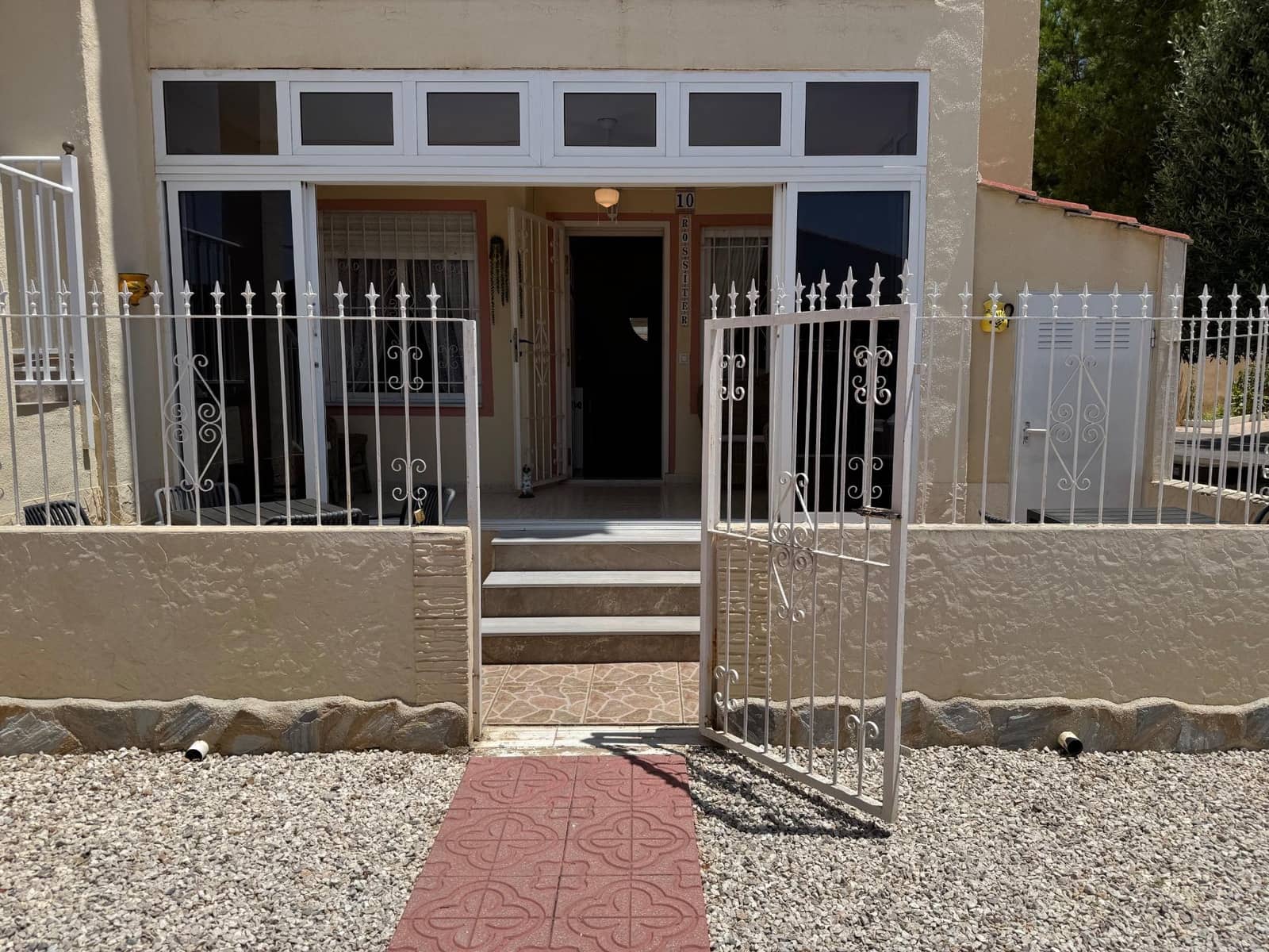 3 makuuhuone Bungalow myytävänä paikassa Torrevieja mukana uima-altaan - 169 900 € (Ref: 9892906)