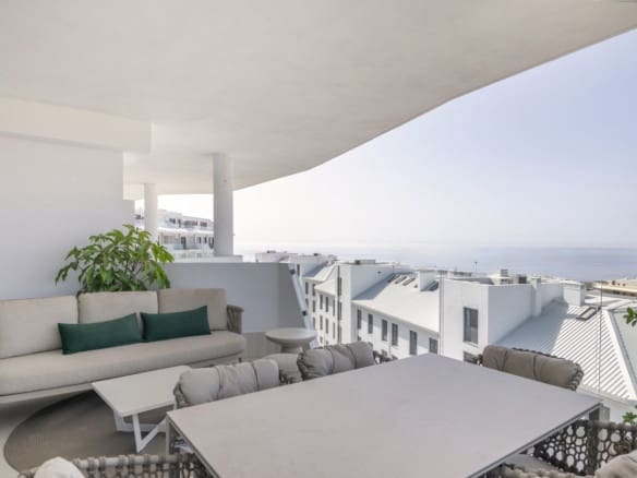 2 soverom Leilighet til salgs i El Higuerón, Fuengirola med svømmebasseng - € 435 000 (Ref: 9894901)