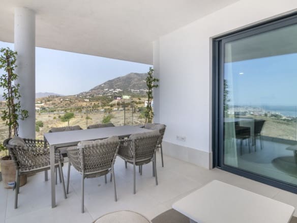 Apartamento de 2 habitaciones en El Higuerón, Fuengirola en venta con piscina - 435.000 € (Ref: 9894901)