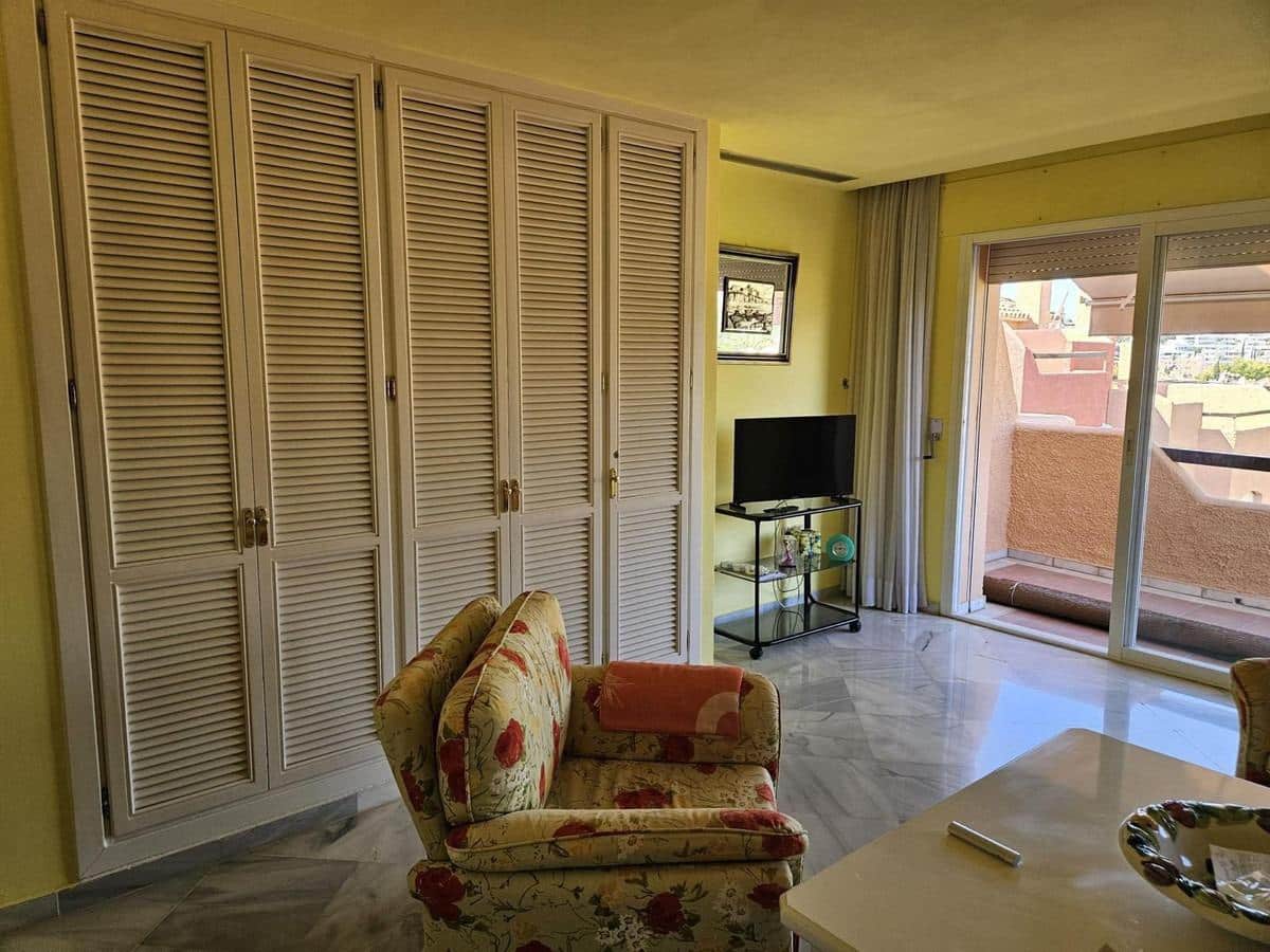 3 sypialnia Apartament na sprzedaż w Marbella z basenem - 850 000 € (Ref: 9894904)