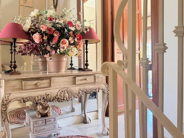 3 bedroom Townhouse for sale in Casco Antiguo, Marbella with pool - € 700,000 (Ref: 9894905)