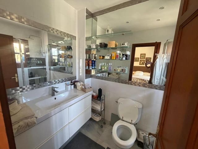 3 bedroom Townhouse for sale in Casco Antiguo, Marbella with pool - € 700,000 (Ref: 9894905)