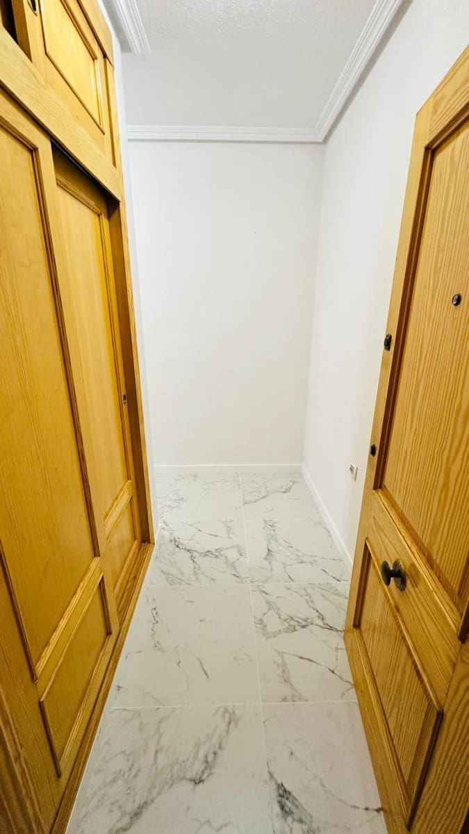 2 slaapkamer Appartement te koop in Torrevieja - € 145.710 (Ref: 9894914)