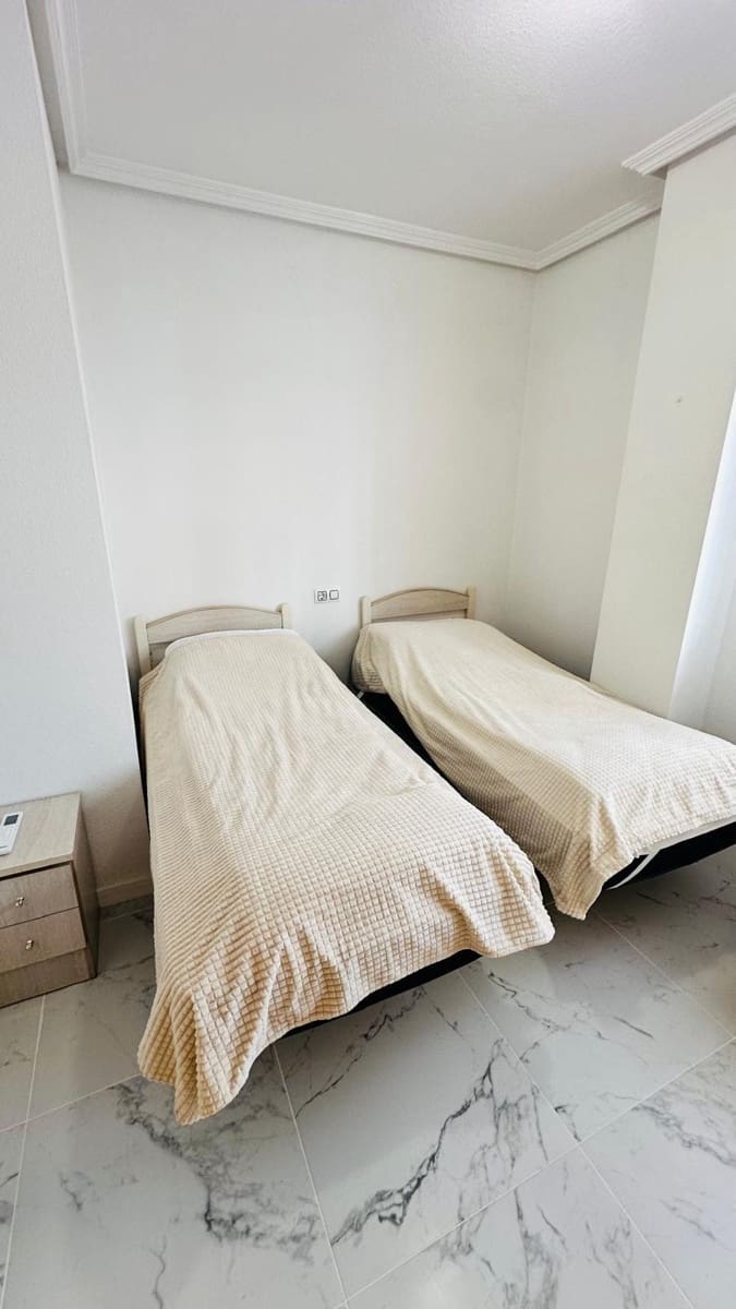 2 slaapkamer Appartement te koop in Torrevieja - € 145.710 (Ref: 9894914)