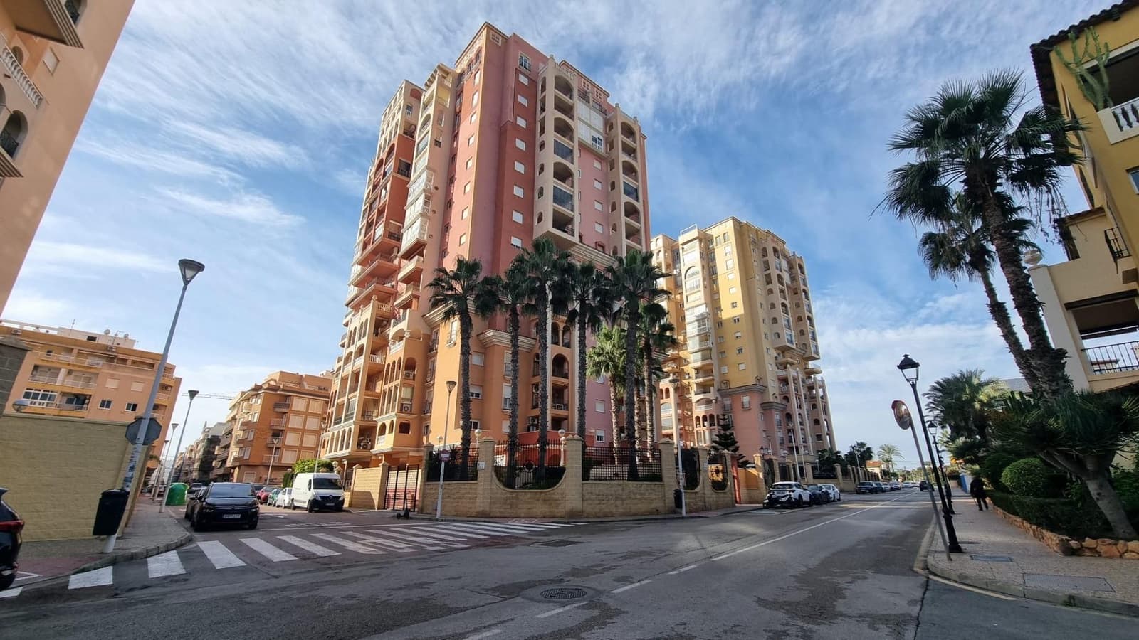 2 soveværelse Lejlighed til salg i Torrevieja med swimmingpool - € 265.000 (Ref: 9894917)