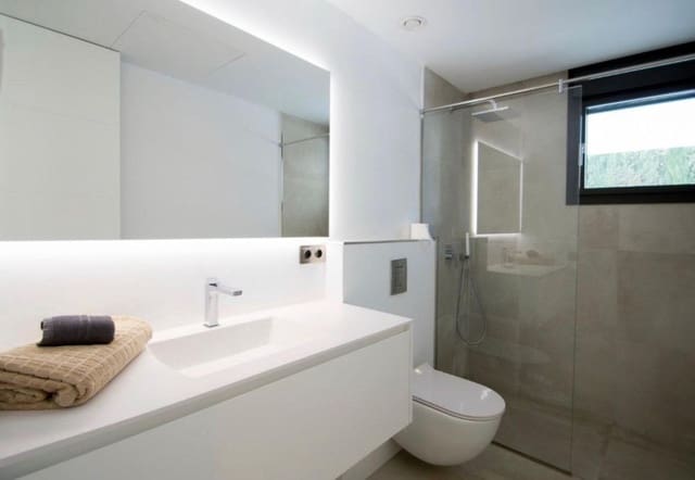 5 sypialnia Willa na sprzedaż w Casco Antiguo, Marbella z basenem - 2 800 000 € (Ref: 9896843)