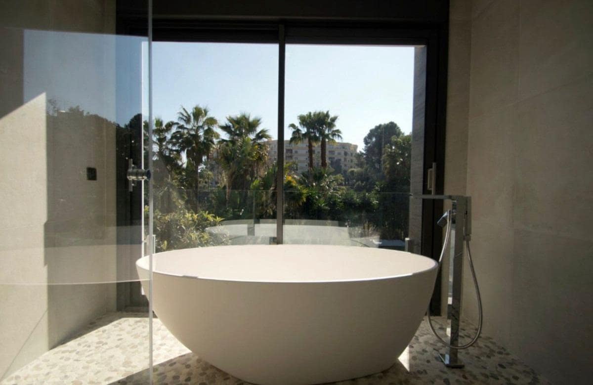 5 quarto Moradia para venda em Marbella com piscina - 2 800 000 € (Ref: 9896843)