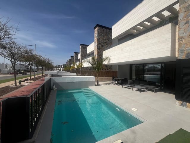 Chalet de 4 habitaciones en Torre-Pacheco en venta con piscina garaje - 650.000 € (Ref: 9896846)