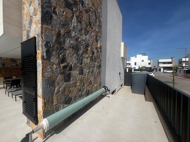Chalet de 4 habitaciones en Torre-Pacheco en venta con piscina garaje - 650.000 € (Ref: 9896846)
