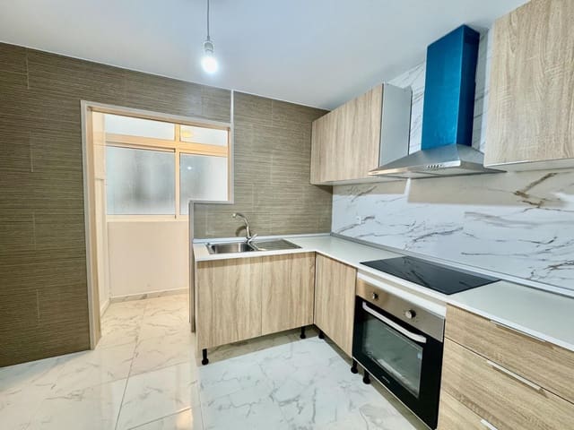 Apartamento de 3 habitaciones en Centro - Muelle Pesquero, Torrevieja en venta - 174.900 € (Ref: 9896855)
