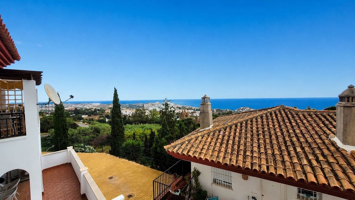 2 sovrum Lägenhet till salu i Benalmadena med pool - 329 000 € (Ref: 9899293)