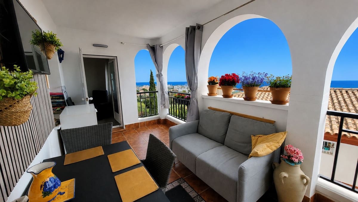 2 sovrum Lägenhet till salu i Benalmadena med pool - 329 000 € (Ref: 9899293)