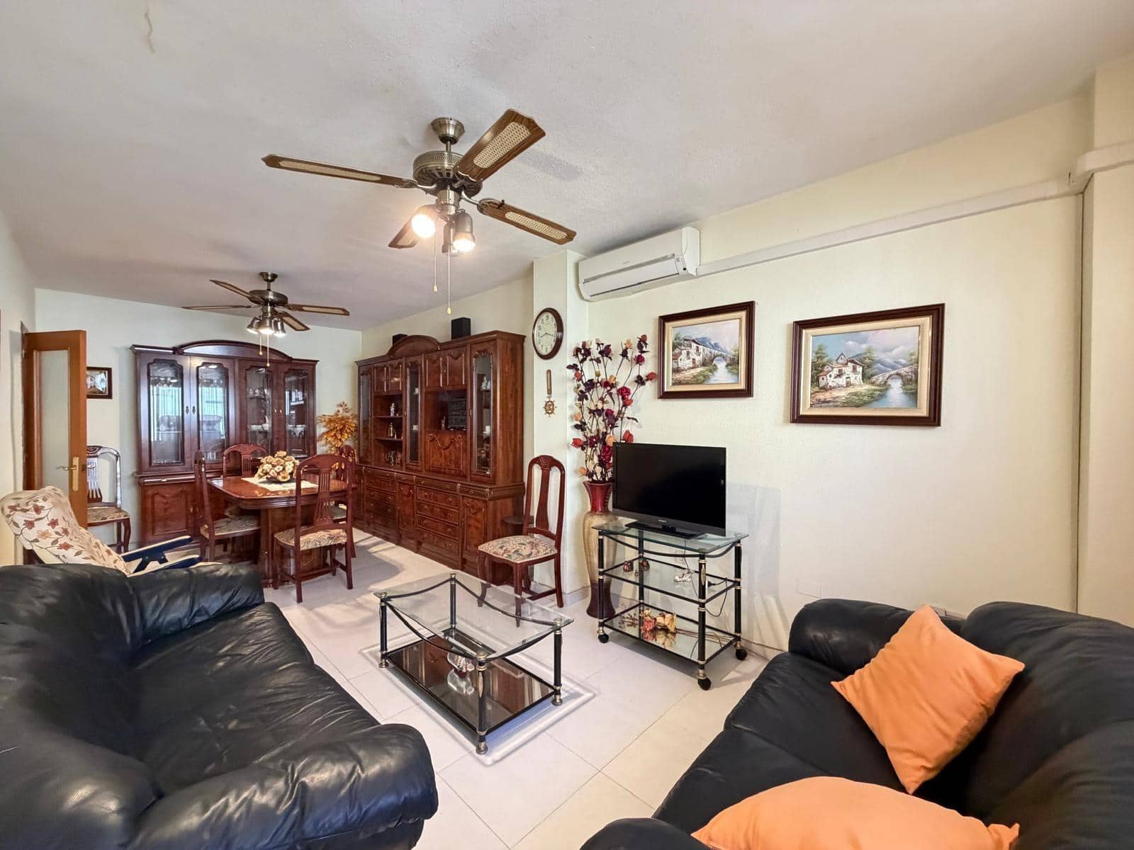 2 bedroom Apartment for sale in Torrevieja - € 169,900 (Ref: 9899303)