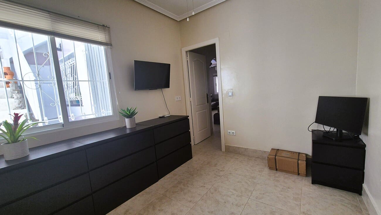 2 bedroom Bungalow for sale in Orihuela with pool garage - € 240,000 (Ref: 9899306)