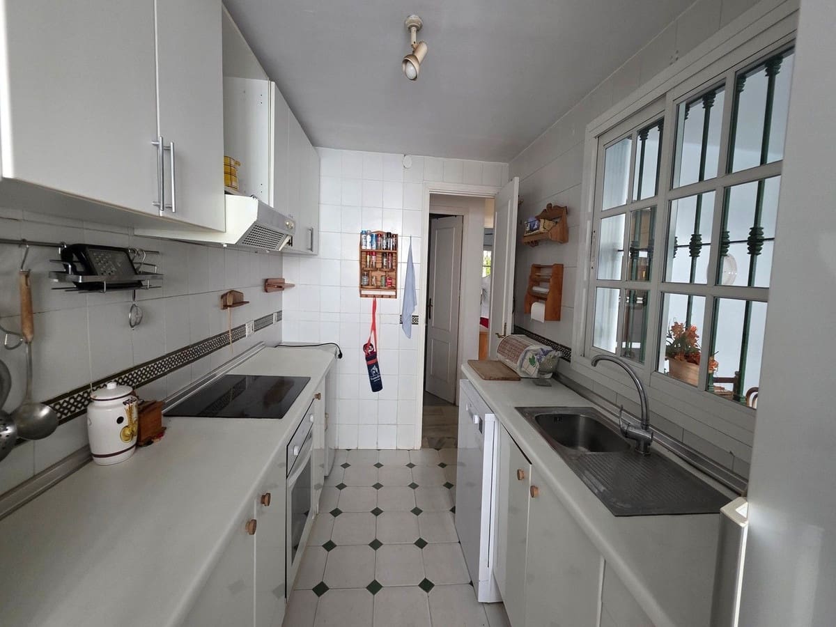 Adosado de 5 habitaciones en Fuengirola en venta - 490.000 € (Ref: 9899308)