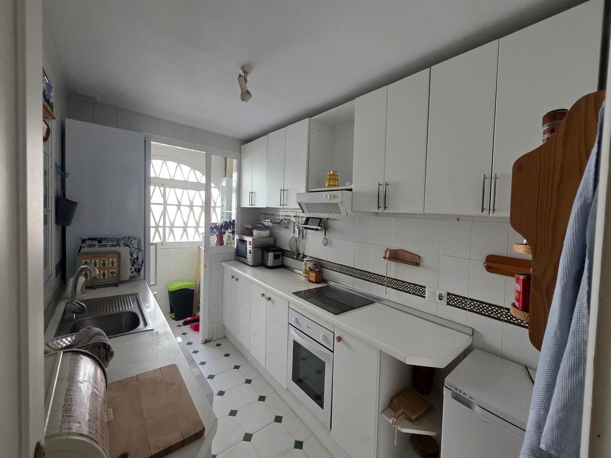 Adosado de 5 habitaciones en Fuengirola en venta - 490.000 € (Ref: 9899308)