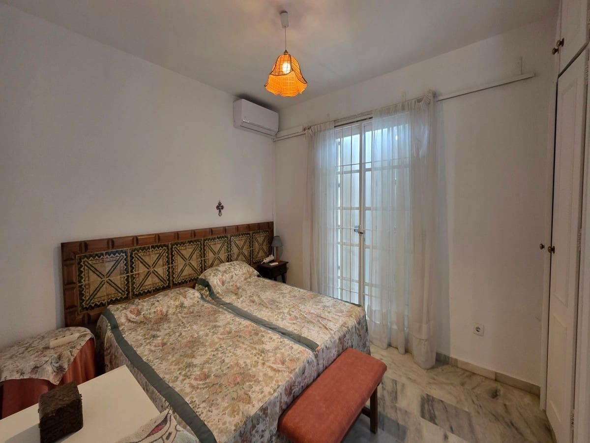 Adosado de 5 habitaciones en Fuengirola en venta - 490.000 € (Ref: 9899308)