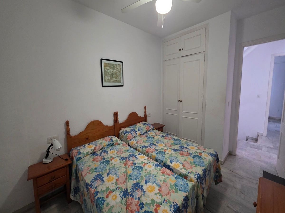 Adosado de 5 habitaciones en Fuengirola en venta - 490.000 € (Ref: 9899308)