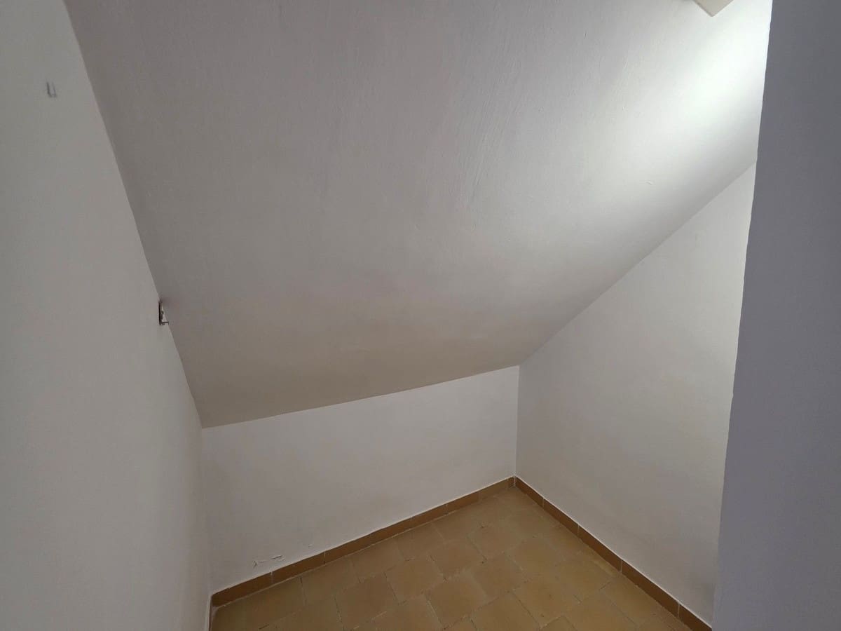 5 slaapkamer Rijtjeshuis te koop in Fuengirola met zwembad garage - € 470.000 (Ref: 9899308)
