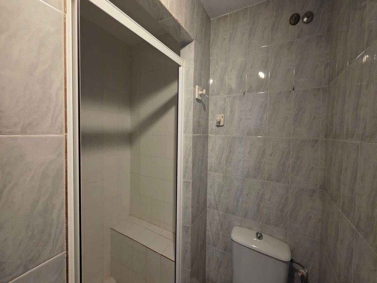 5 slaapkamer Rijtjeshuis te koop in Fuengirola met zwembad garage - € 470.000 (Ref: 9899308)
