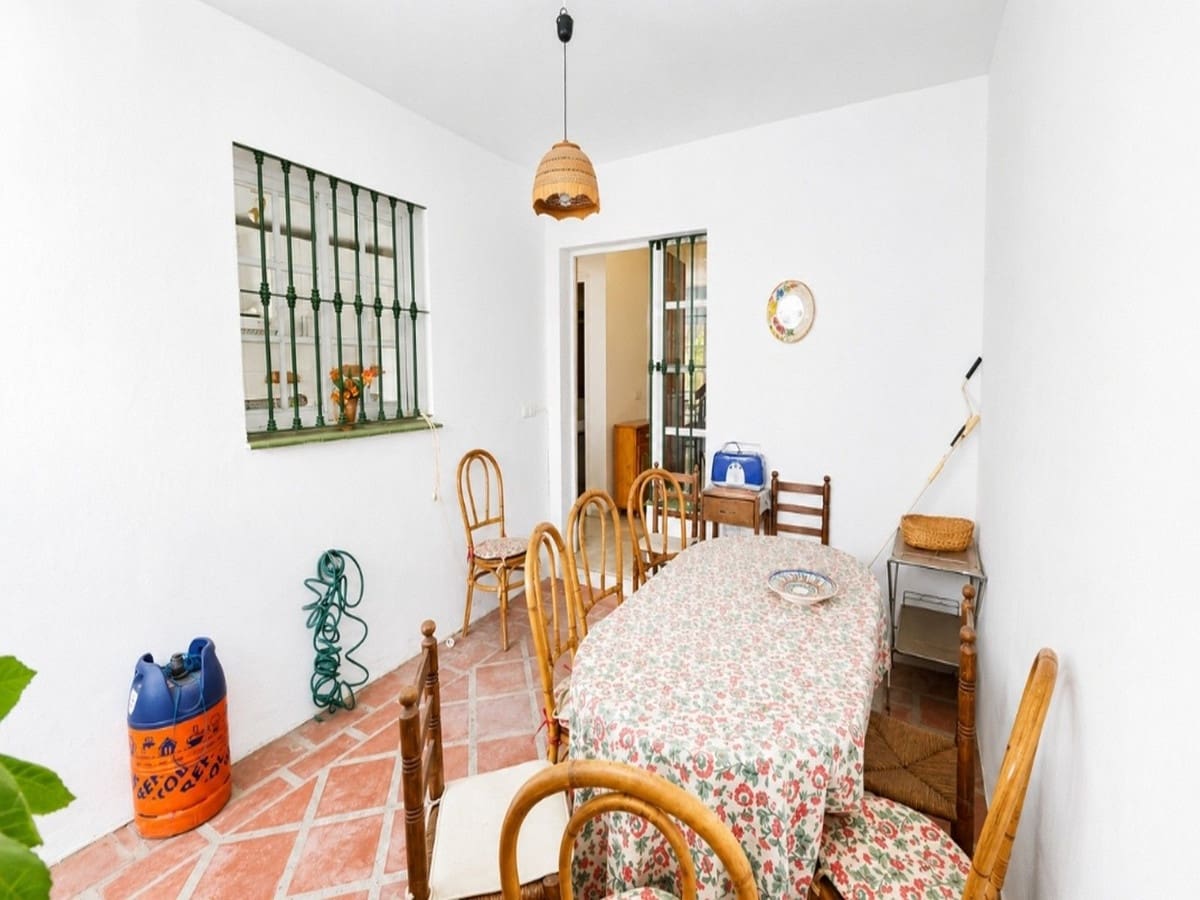 5 slaapkamer Rijtjeshuis te koop in Fuengirola met zwembad garage - € 470.000 (Ref: 9899308)