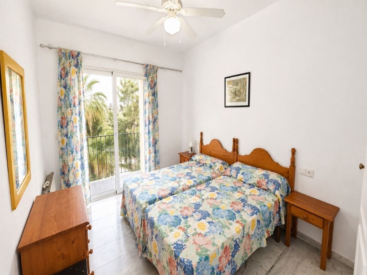 5 slaapkamer Rijtjeshuis te koop in Fuengirola met zwembad garage - € 470.000 (Ref: 9899308)