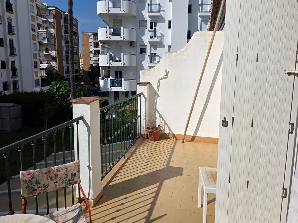 5 slaapkamer Rijtjeshuis te koop in Fuengirola met zwembad garage - € 470.000 (Ref: 9899308)