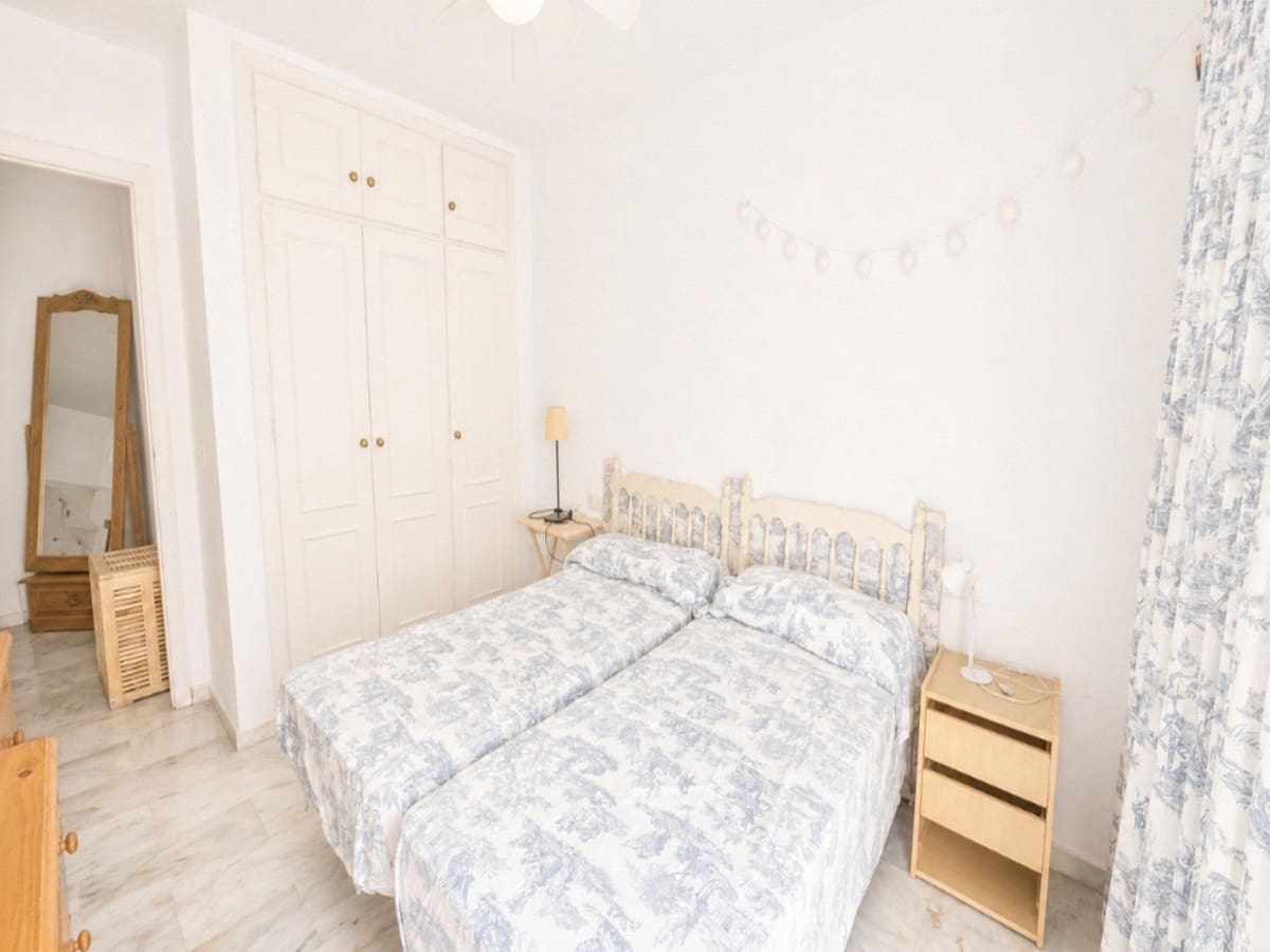 5 slaapkamer Rijtjeshuis te koop in Fuengirola met zwembad garage - € 470.000 (Ref: 9899308)