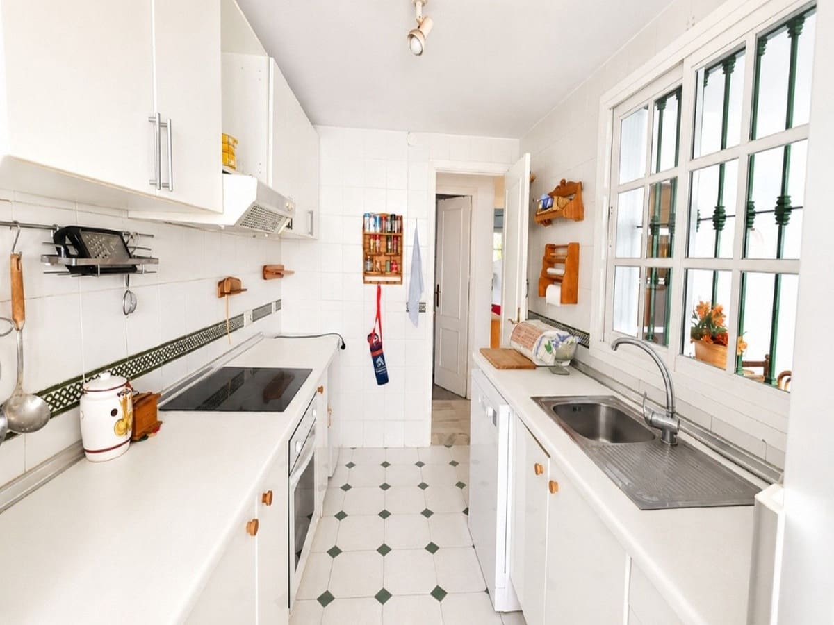 5 bedroom Terraced Villa for sale in Fuengirola with pool garage - € 470,000 (Ref: 9899308)