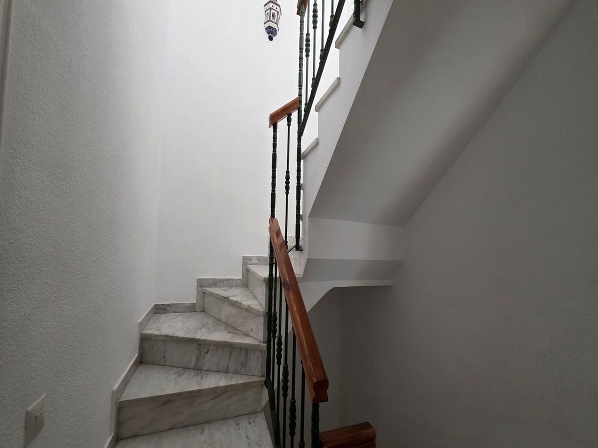 5 bedroom Terraced Villa for sale in Fuengirola with pool garage - € 470,000 (Ref: 9899308)