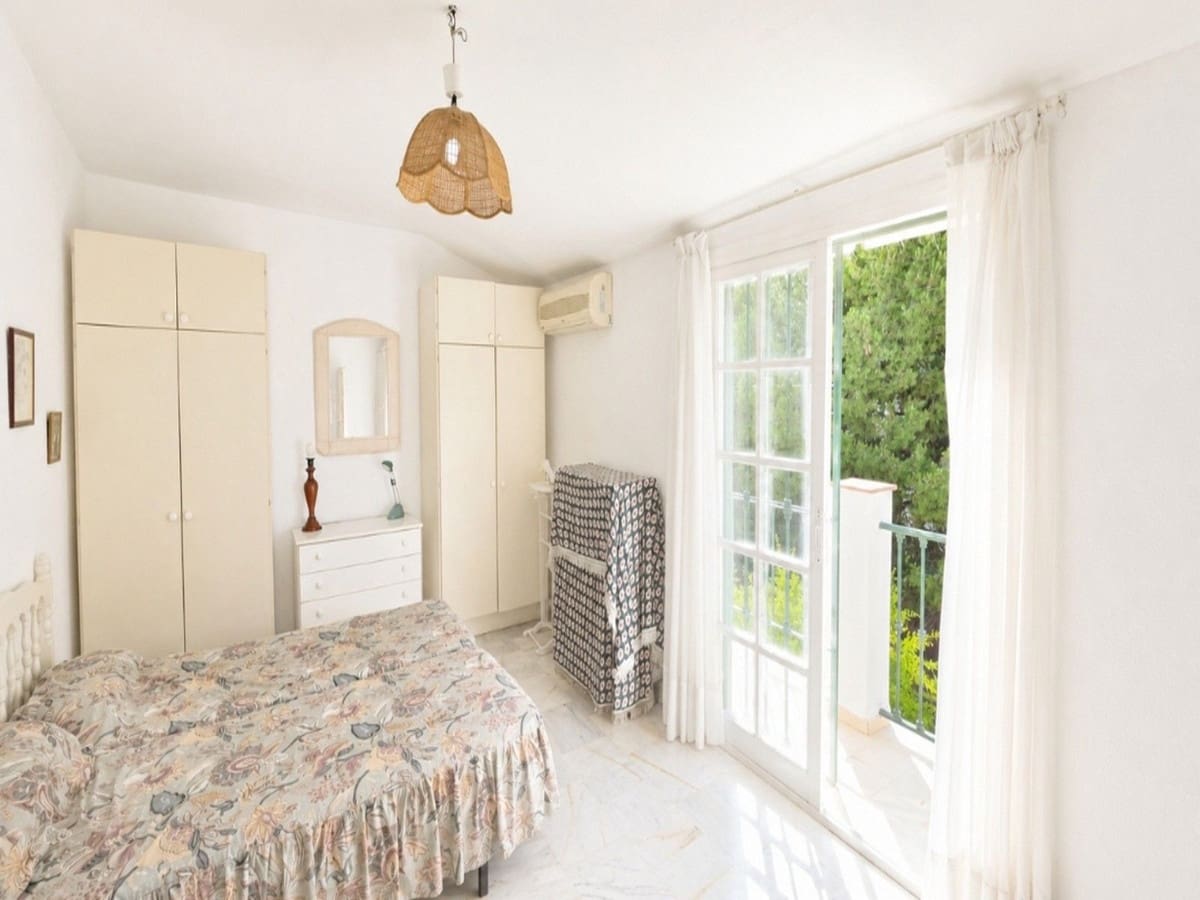 5 bedroom Terraced Villa for sale in Fuengirola with pool garage - € 470,000 (Ref: 9899308)