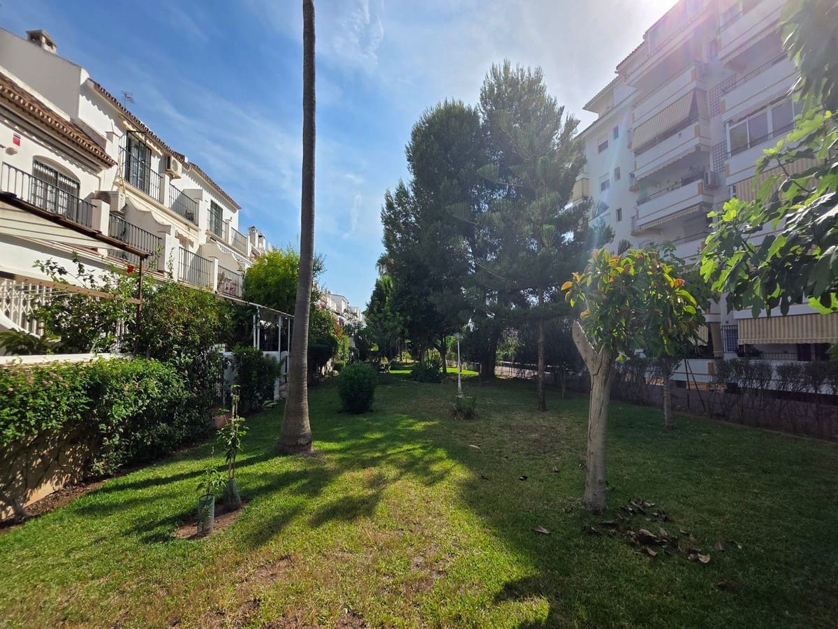 5 bedroom Terraced Villa for sale in Fuengirola with pool garage - € 470,000 (Ref: 9899308)