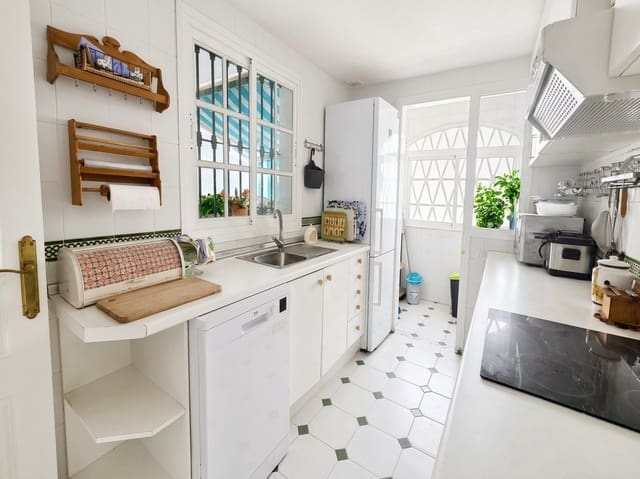 5 camera da letto Villetta a Schiera in vendita in Zona Puerto Deportivo, Fuengirola con piscina - 470.000 € (Rif: 9899308)