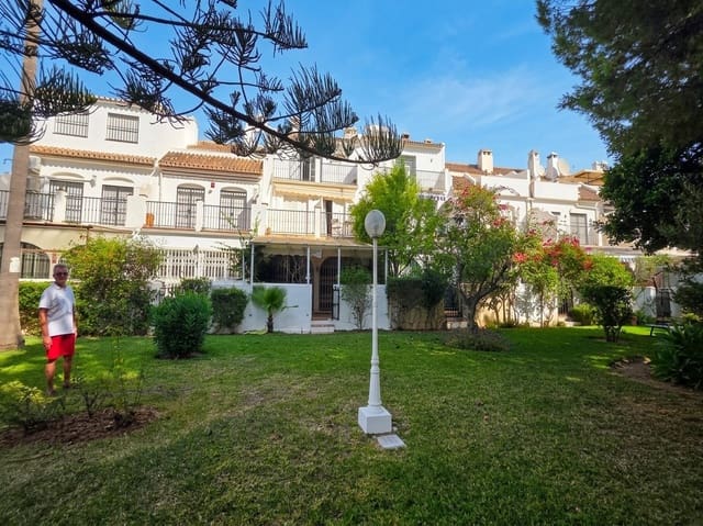 5 camera da letto Villetta a Schiera in vendita in Zona Puerto Deportivo, Fuengirola con piscina - 470.000 € (Rif: 9899308)