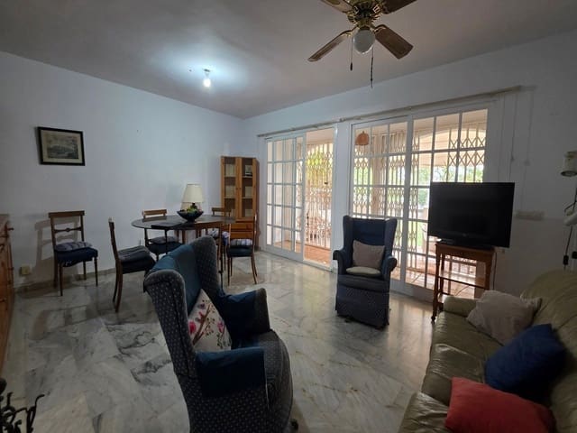 5 makuuhuone Omakotitalo myytävänä paikassa Los Boliches , Fuengirola - 490 000 € (Ref: 9899309)