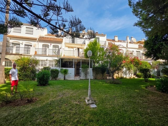 5 quarto Casa em Banda para venda em Los Boliches , Fuengirola com piscina - 470 000 € (Ref: 9899309)