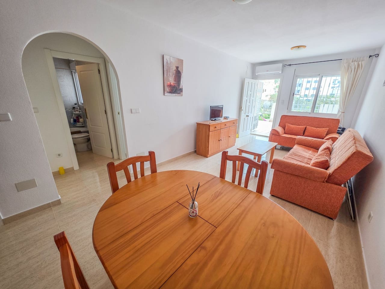 Apartamento de 2 habitaciones en Villamartin en venta con piscina garaje - 149.950 € (Ref: 9904249)