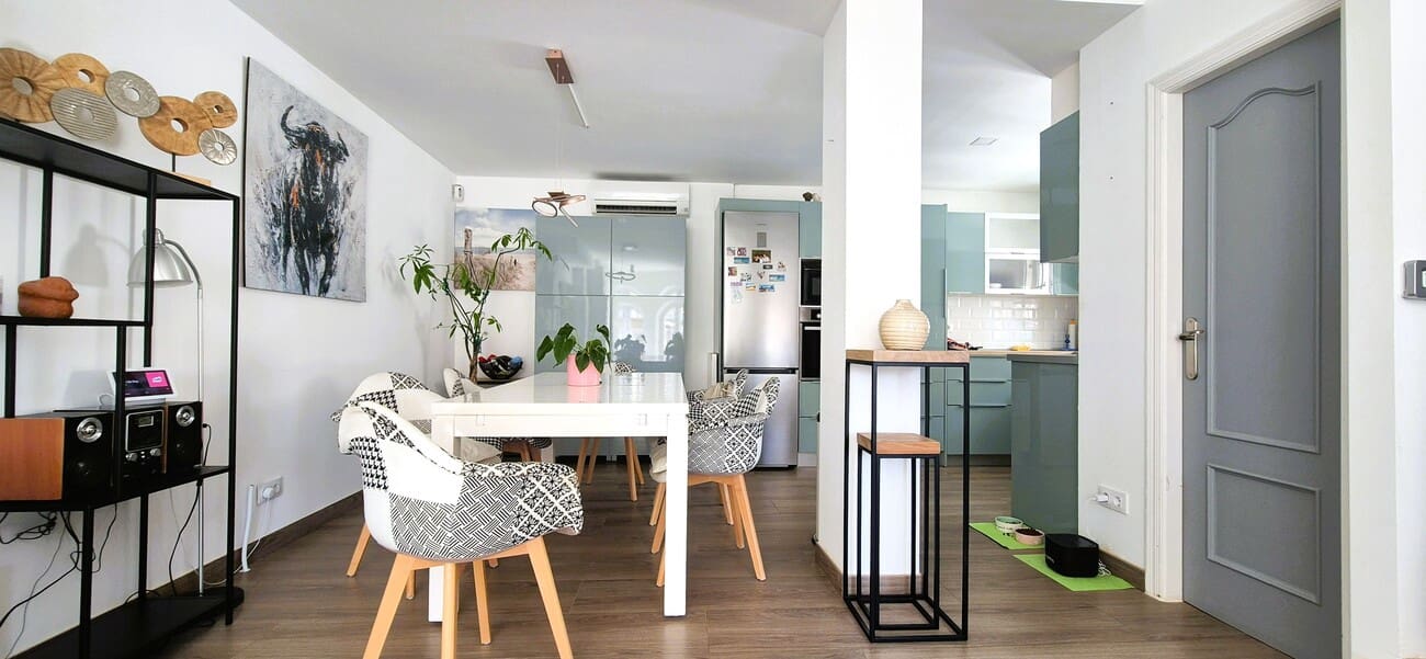 2 bedroom Semi-detached Villa for sale in Villamartin with pool garage - € 269,000 (Ref: 9910511)